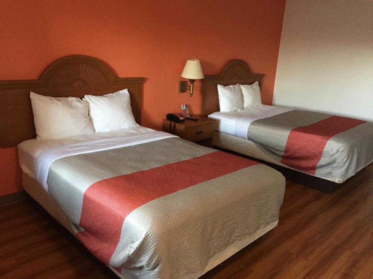 Fairbridge Inn Express North Lima Экстерьер фото