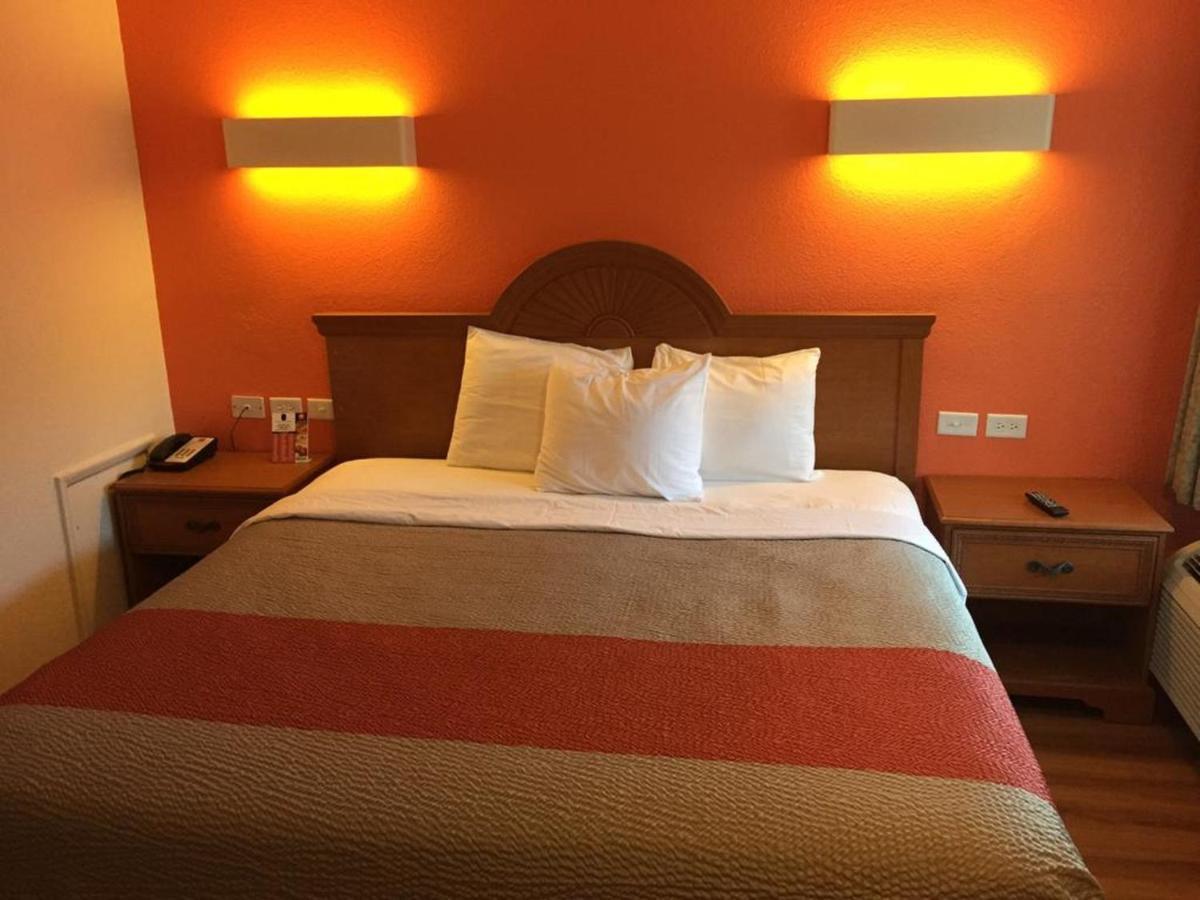 Fairbridge Inn Express North Lima Экстерьер фото