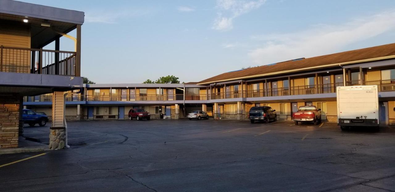 Fairbridge Inn Express North Lima Экстерьер фото